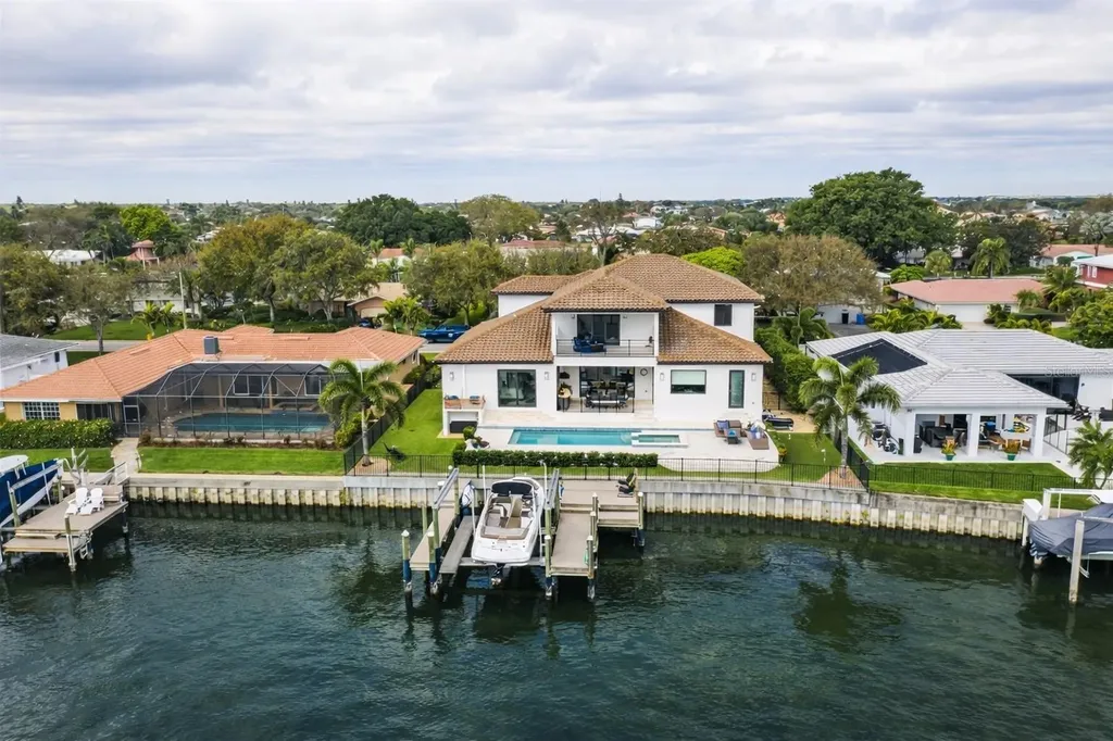 2060 Illinois Avenue NE St Petersburg FL 33703