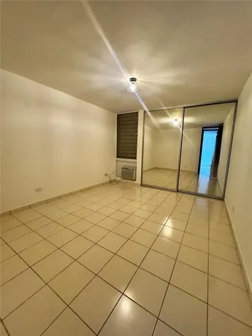 650 Cuevas Bustamante Cond. Segovia San Juan PR 00918