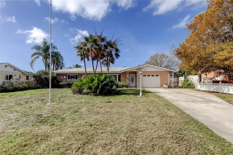8586 Forsyth Drive Seminole FL 33772