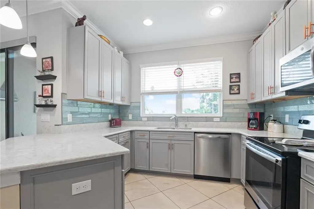 9204 Fox Sparrow Road Tampa FL 33626