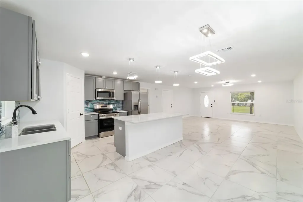 2349 W Juan Vega Lane Dunnellon FL 34434