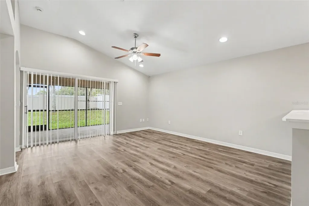 433 Down Pine Drive Seffner FL 33584