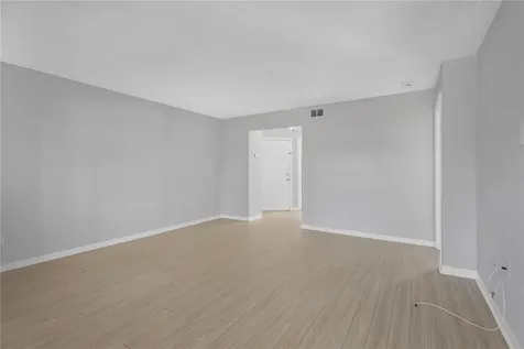 8613 Mallard Reserve Drive Tampa FL 33614
