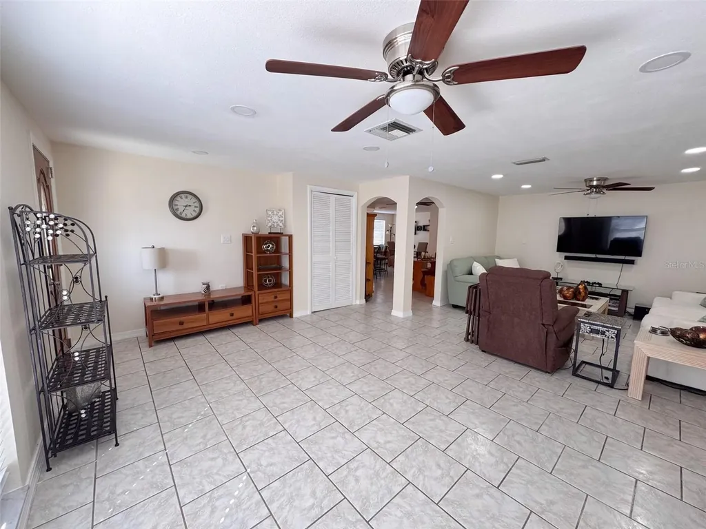 3233 Salisbury Drive Holiday FL 34691