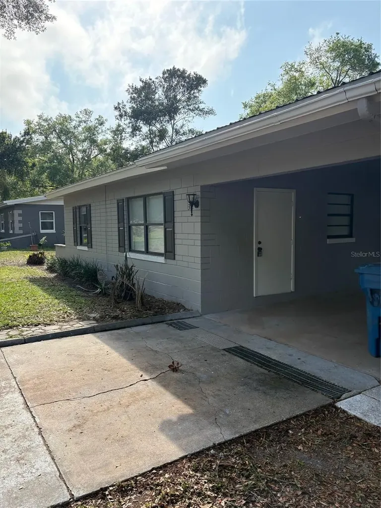 312 W Palmetto Avenue Deland FL 32720