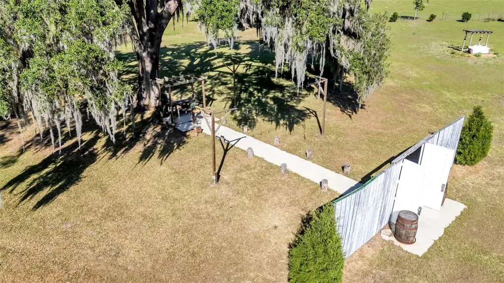 15300 Lake Iola Road Dade City FL 33523