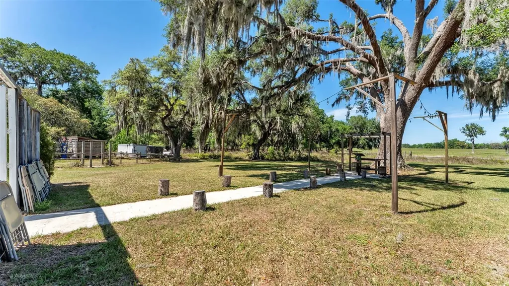 15300 Lake Iola Road Dade City FL 33523