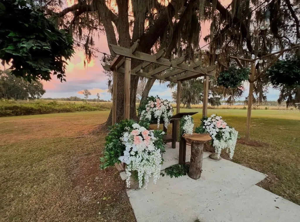 15300 Lake Iola Road Dade City FL 33523