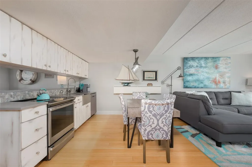 845 Benjamin Franklin Drive Sarasota FL 34236