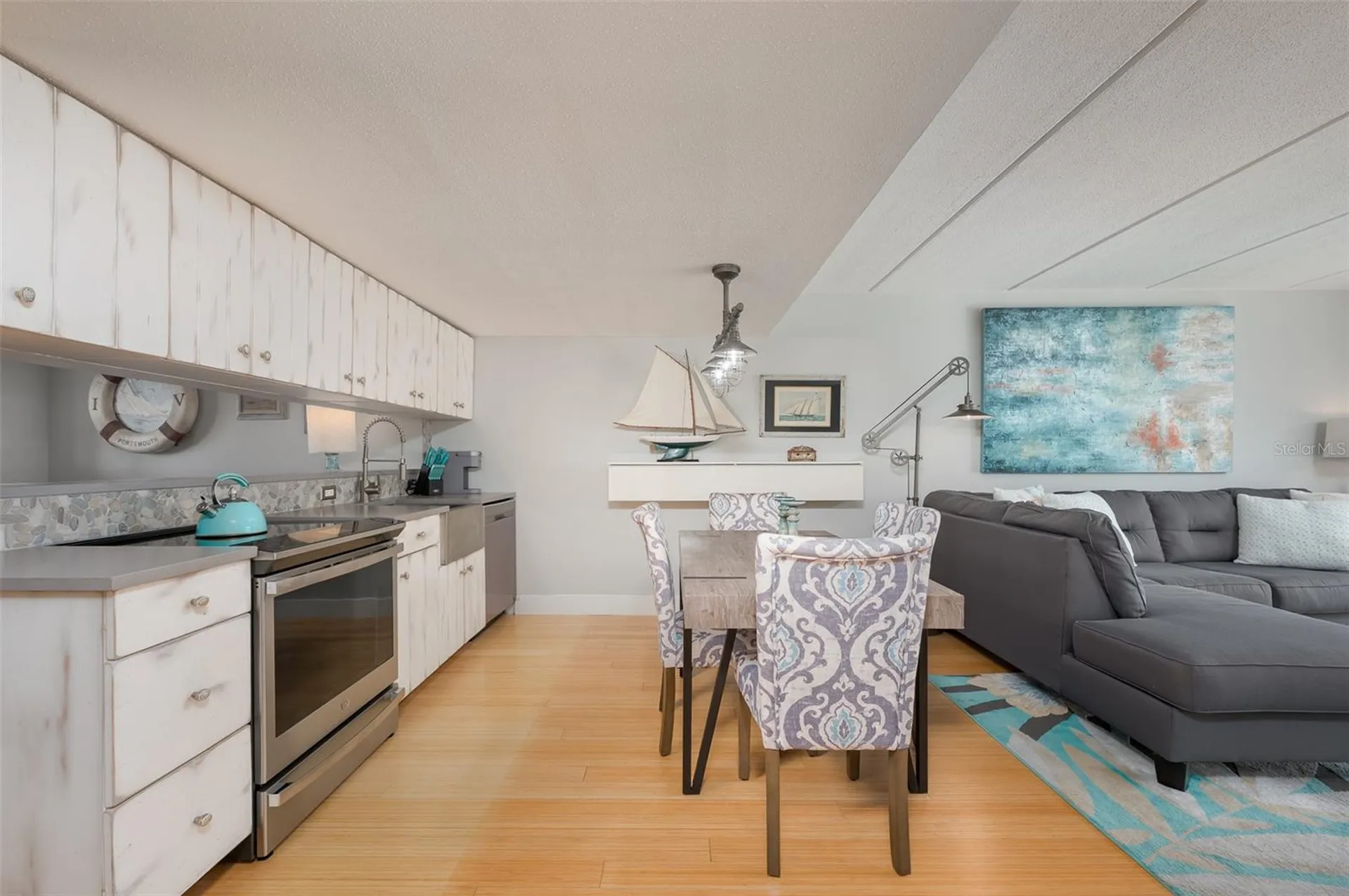845 Benjamin Franklin Drive Sarasota FL 34236