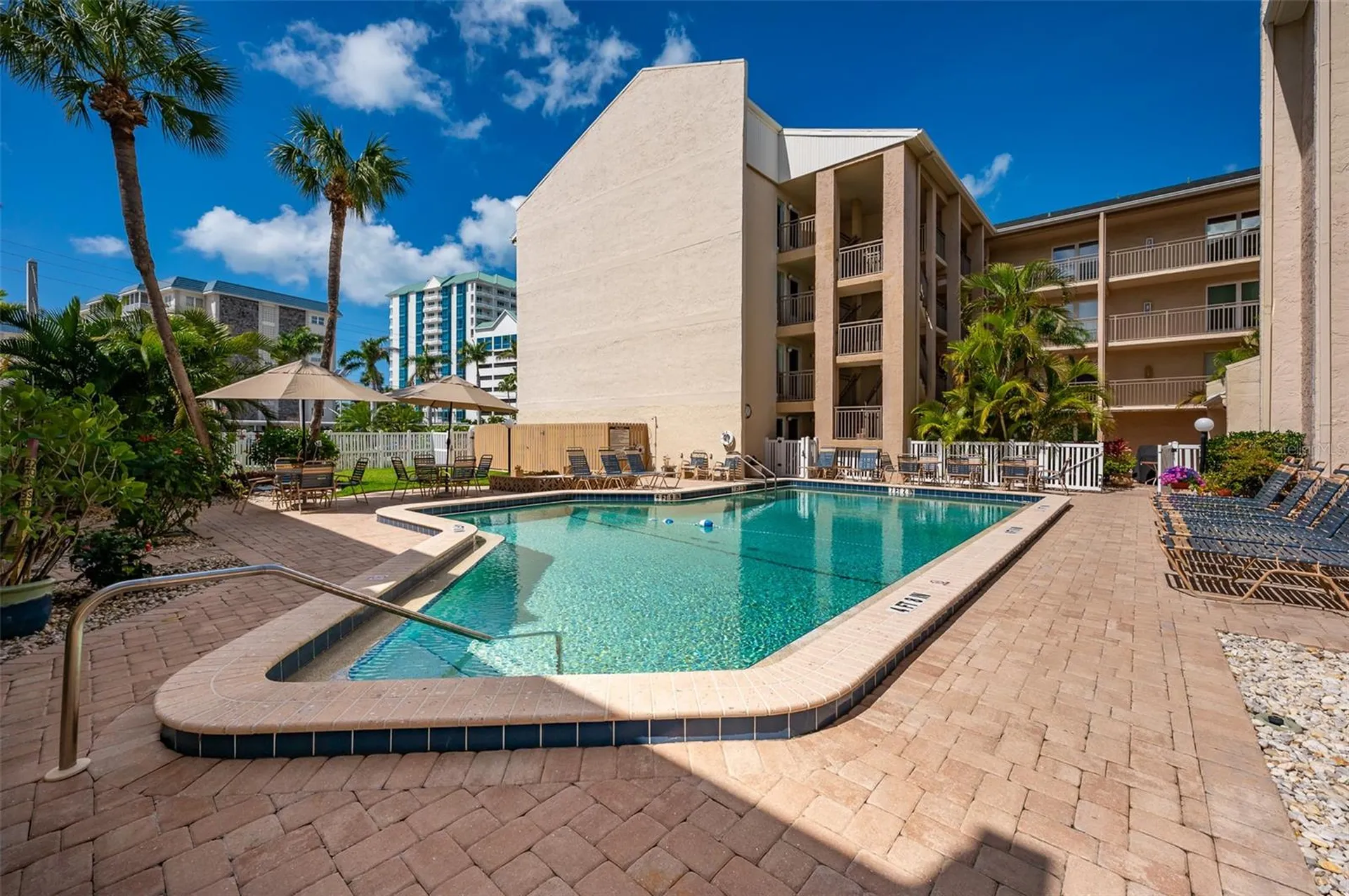 845 Benjamin Franklin Drive Sarasota FL 34236