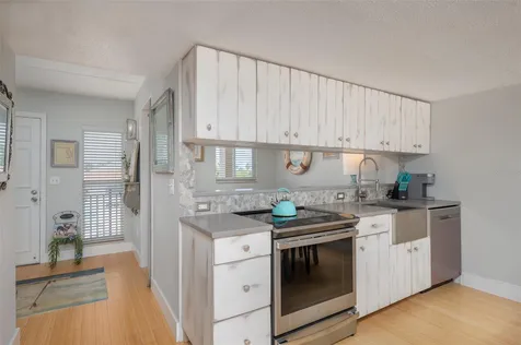 845 Benjamin Franklin Drive Sarasota FL 34236