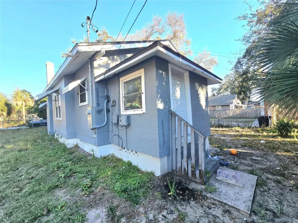 2001 11th Street S St Petersburg FL 33705