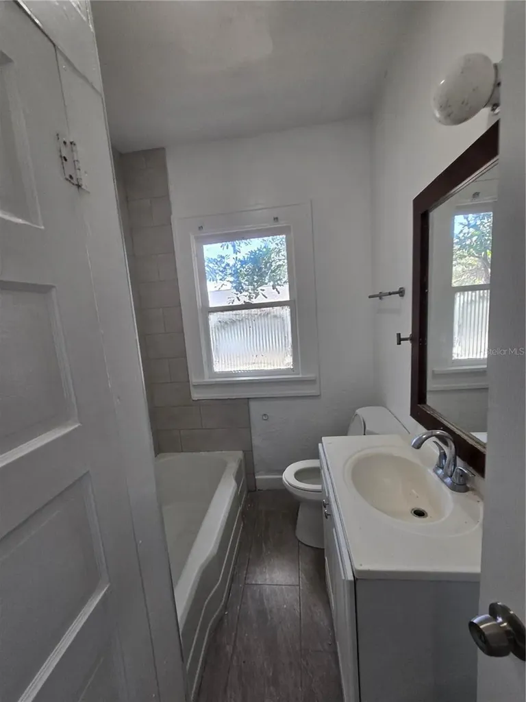 2001 11th Street S St Petersburg FL 33705