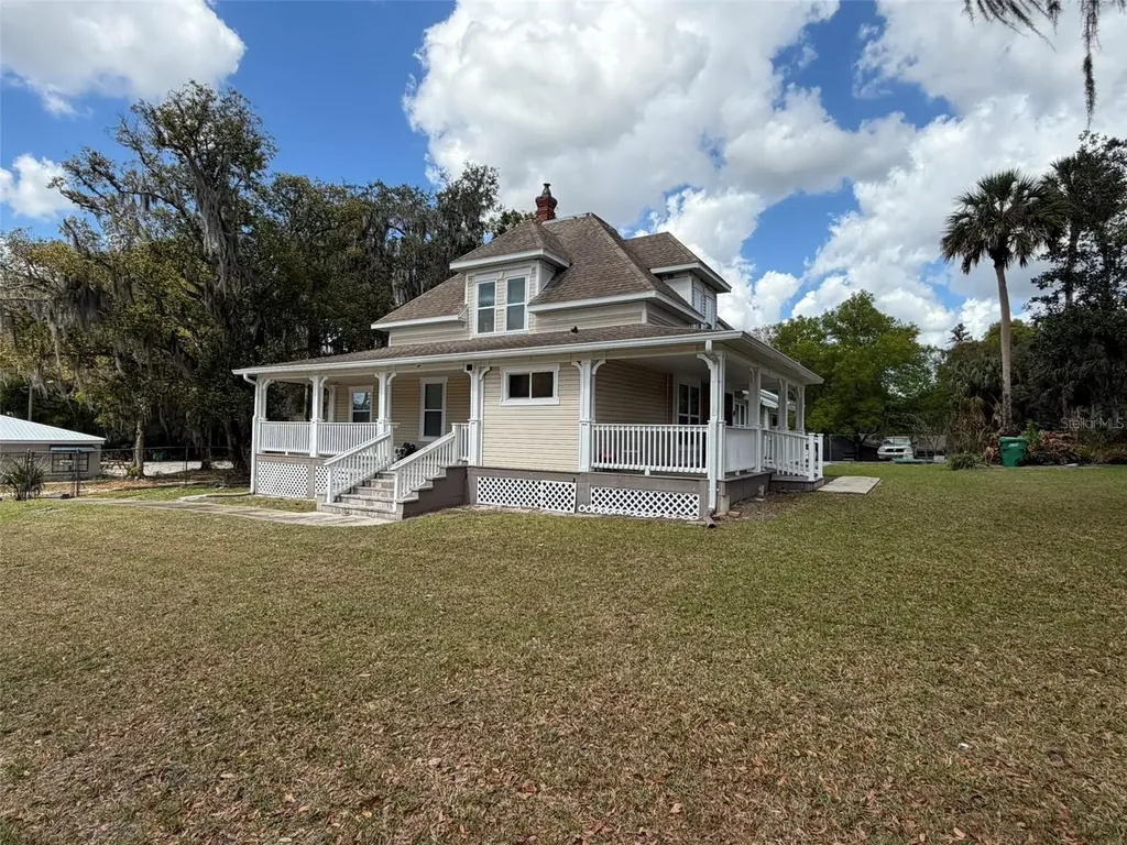 903 E New York Avenue Deland FL 32724