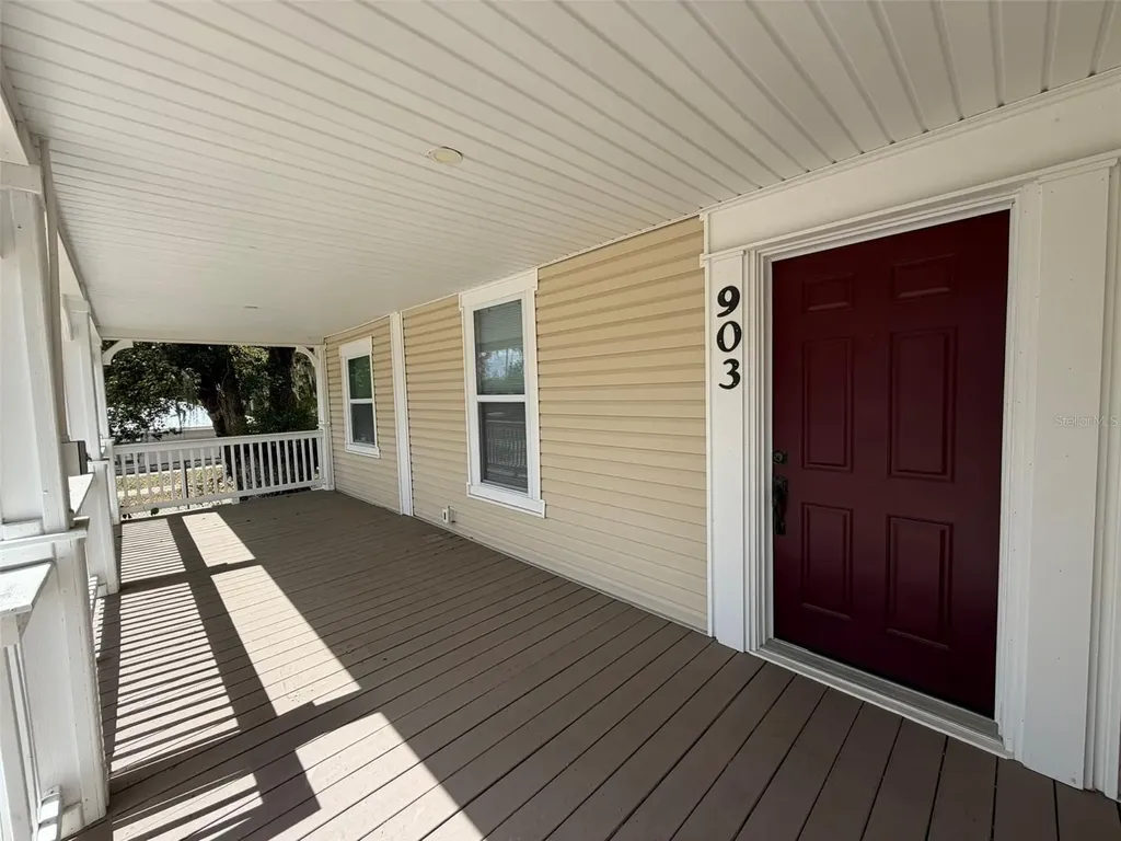 903 E New York Avenue Deland FL 32724