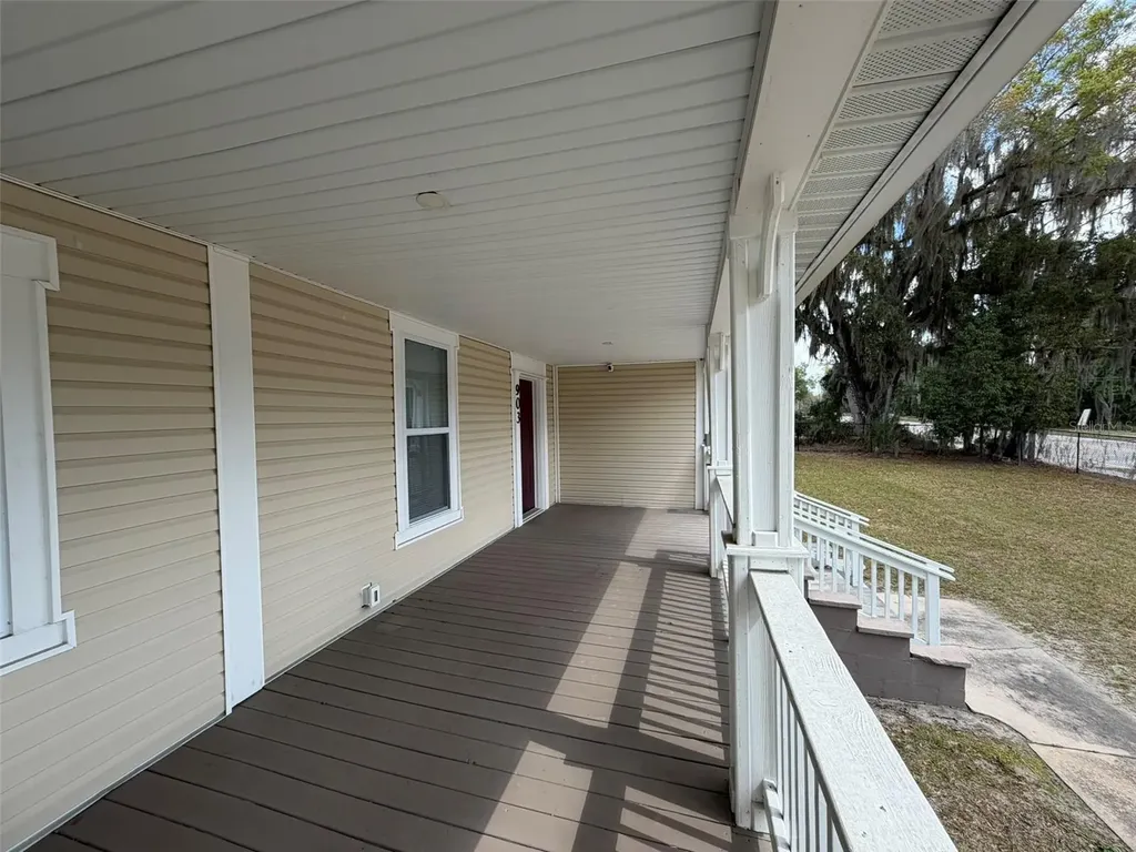 903 E New York Avenue Deland FL 32724