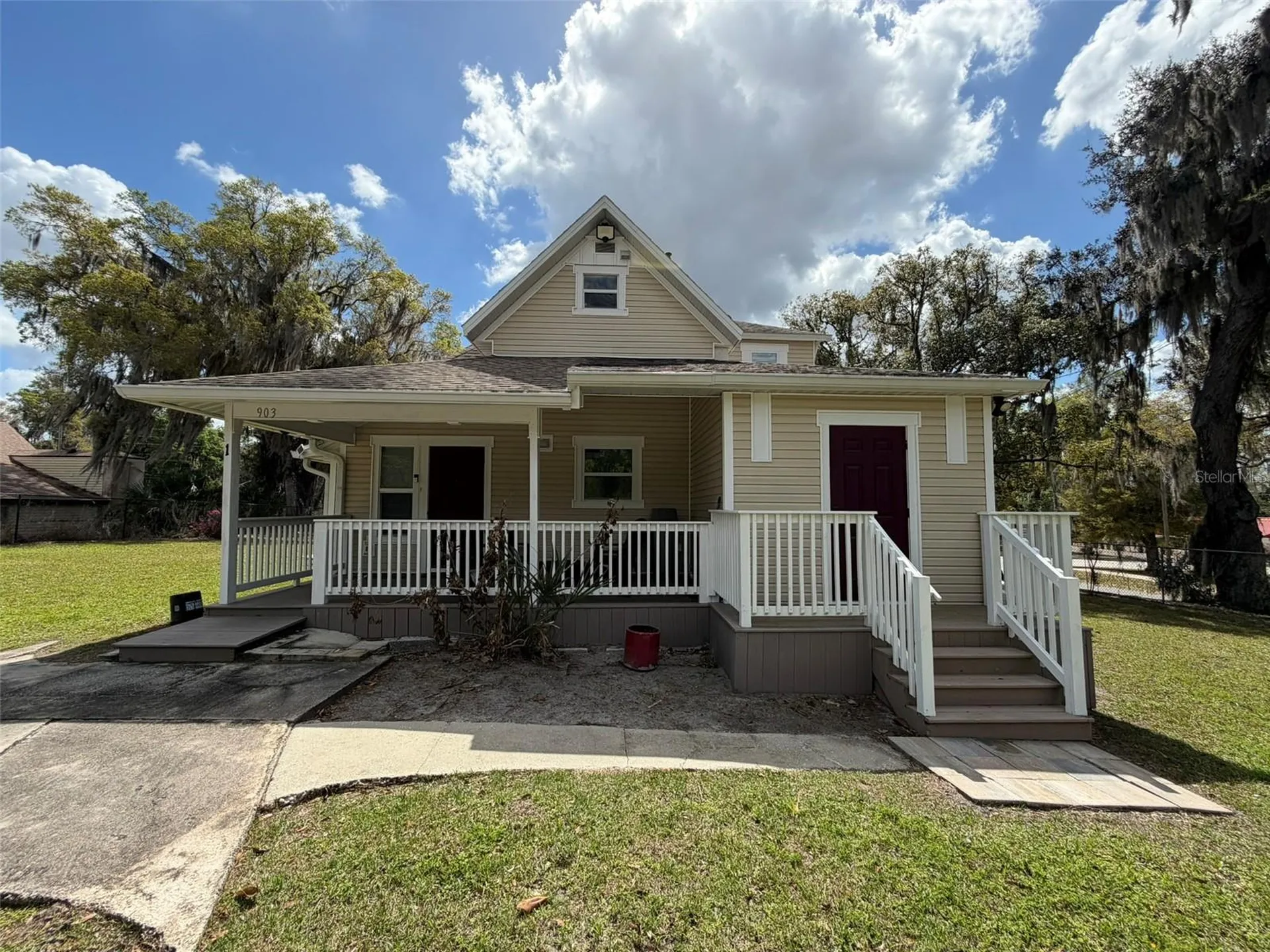 903 E New York Avenue Deland FL 32724