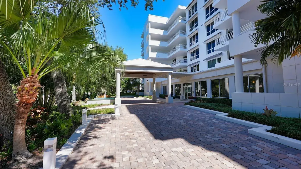 2410 Harbourside Drive Longboat Key FL 34228