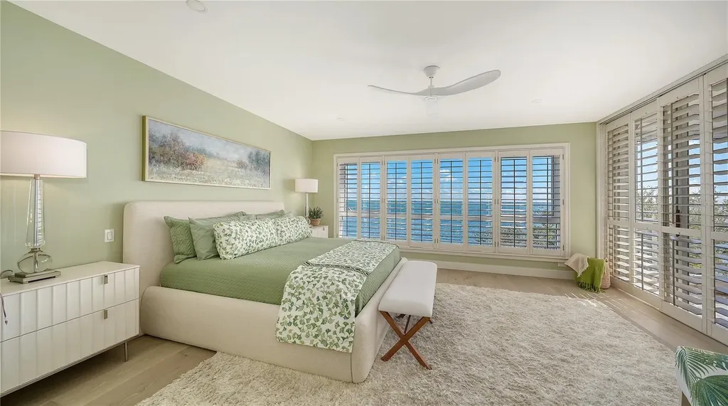 2410 Harbourside Drive Longboat Key FL 34228