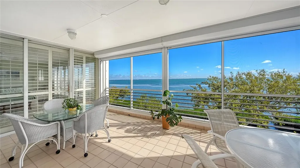 2410 Harbourside Drive Longboat Key FL 34228
