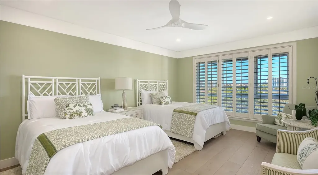 2410 Harbourside Drive Longboat Key FL 34228