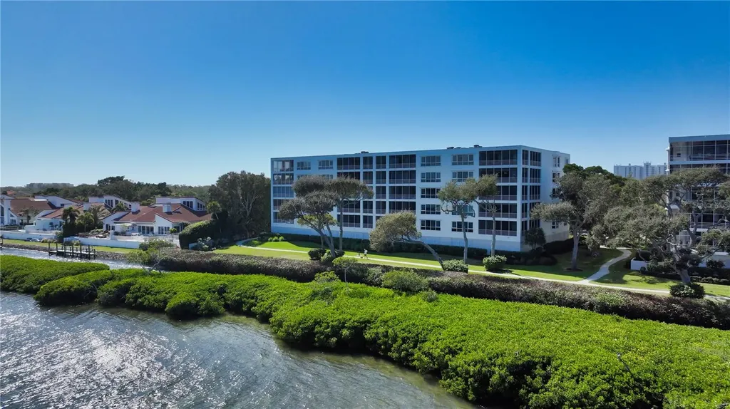 2410 Harbourside Drive Longboat Key FL 34228