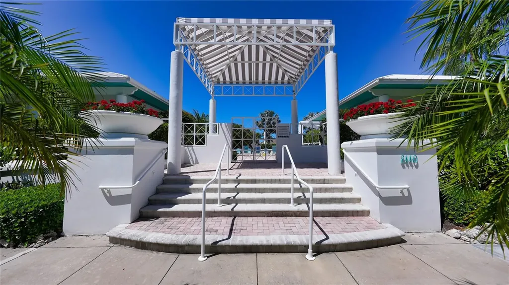 2410 Harbourside Drive Longboat Key FL 34228