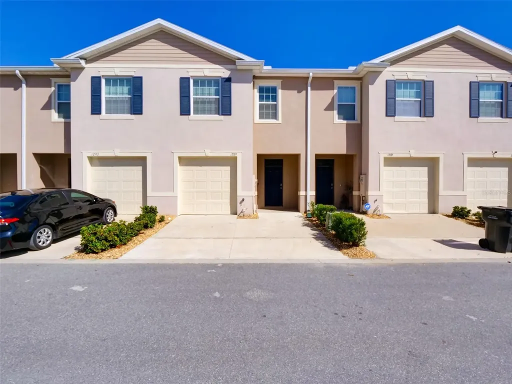 1289 Yellow Finch Drive Davenport FL 33837