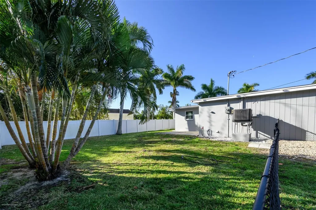 927 W Olympia Avenue Punta Gorda FL 33950