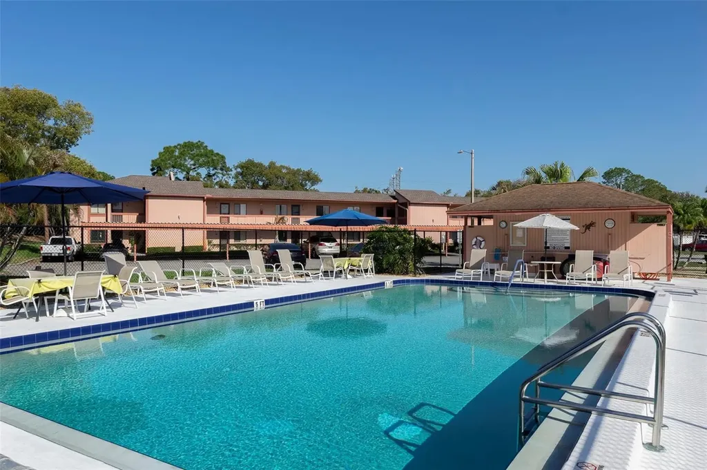 110 Lakeside Court Oldsmar FL 34677