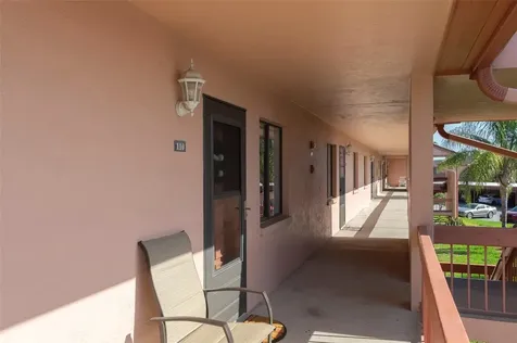 110 Lakeside Court Oldsmar FL 34677