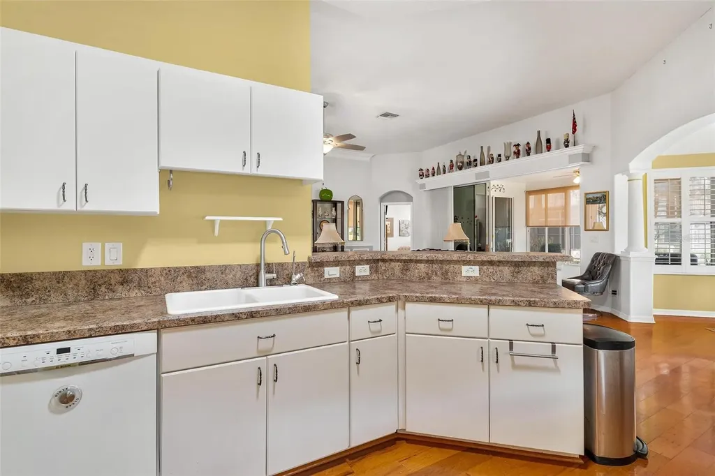 5245 China Sea Drive Tavares FL 32778