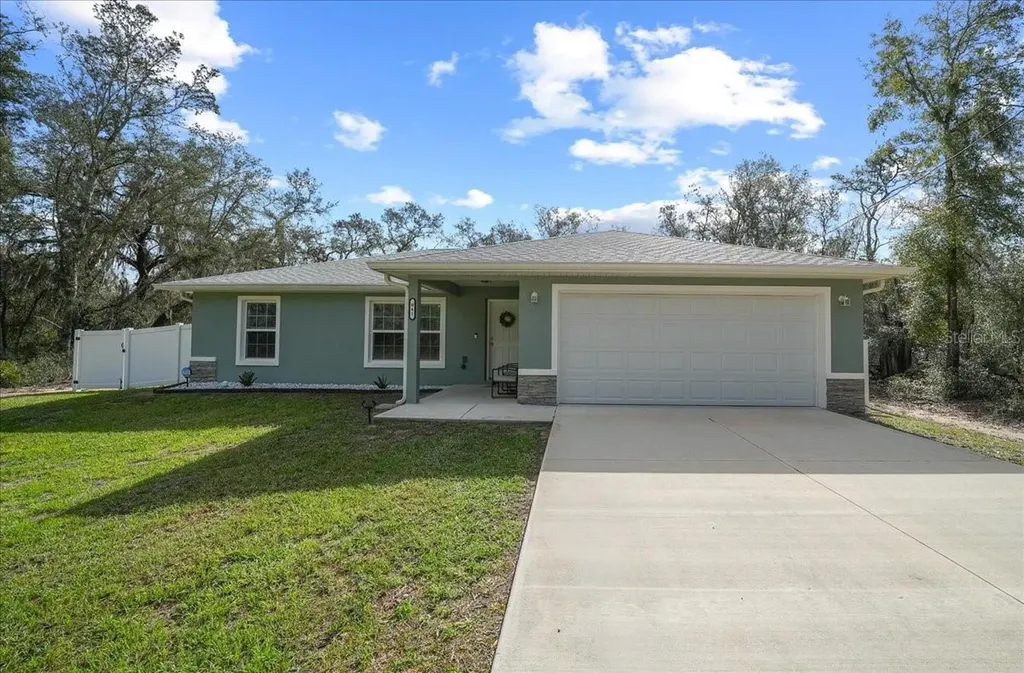 41 Fisher Way Run Ocklawaha FL 32179