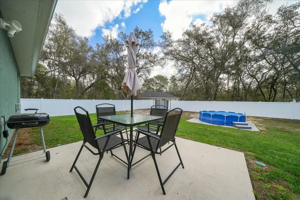 41 Fisher Way Run Ocklawaha FL 32179