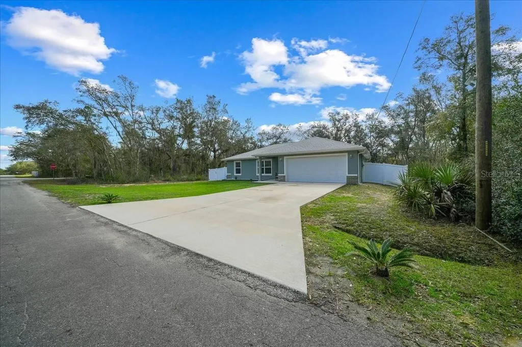 41 Fisher Way Run Ocklawaha FL 32179