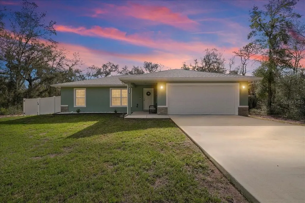 41 Fisher Way Run Ocklawaha FL 32179