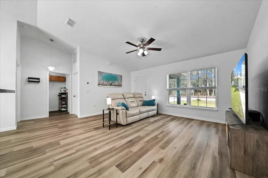 41 Fisher Way Run Ocklawaha FL 32179