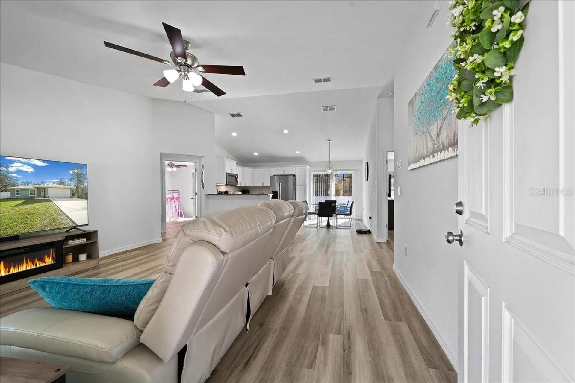 41 Fisher Way Run Ocklawaha FL 32179