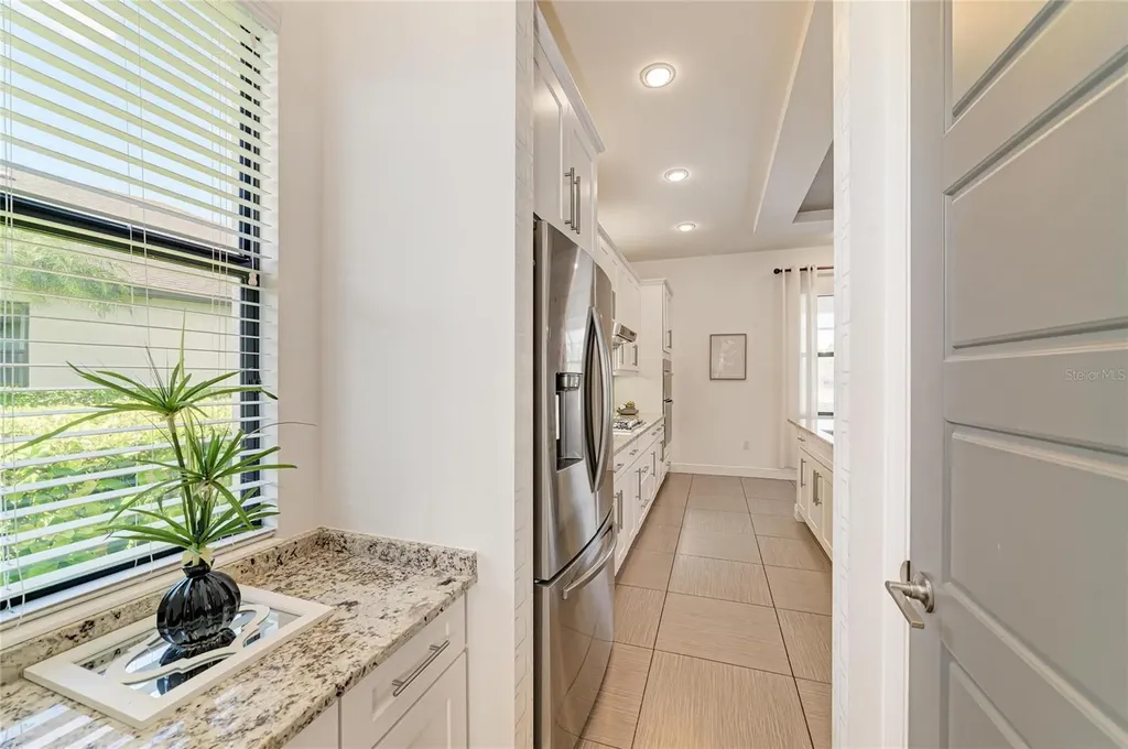 826 Honeyflower Loop Bradenton FL 34212