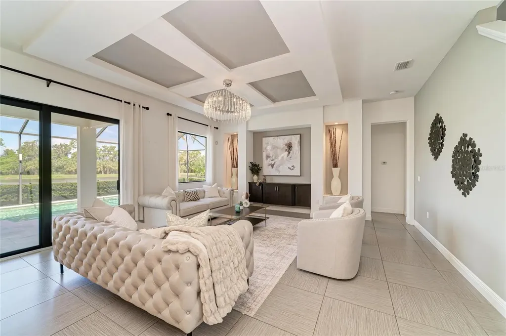 826 Honeyflower Loop Bradenton FL 34212