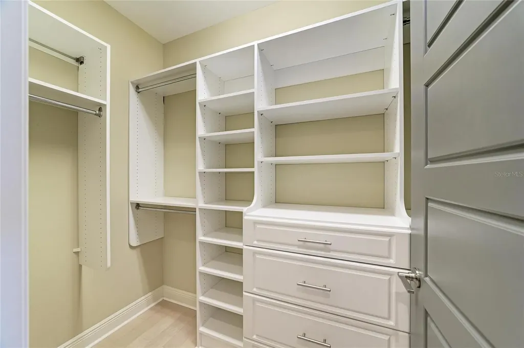 826 Honeyflower Loop Bradenton FL 34212
