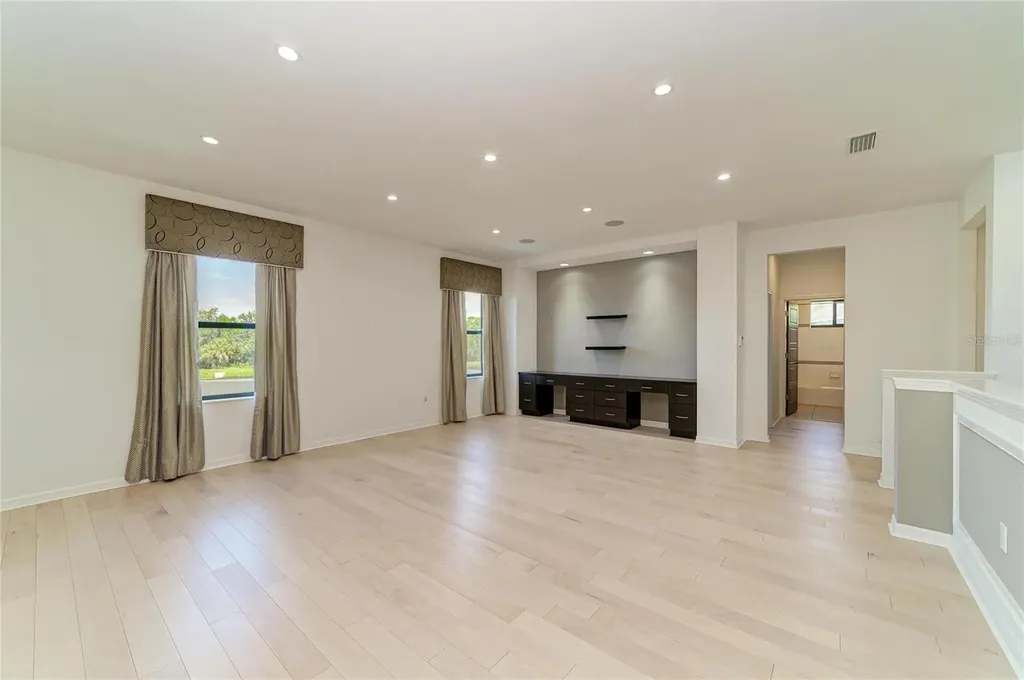 826 Honeyflower Loop Bradenton FL 34212