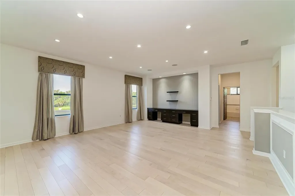 826 Honeyflower Loop Bradenton FL 34212