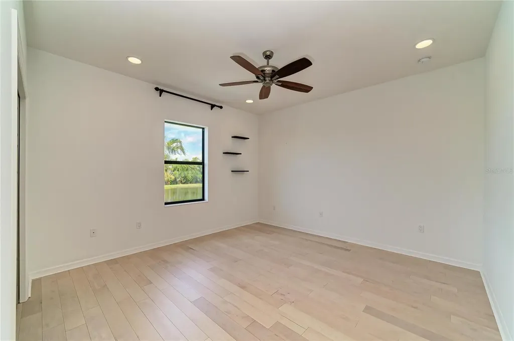 826 Honeyflower Loop Bradenton FL 34212