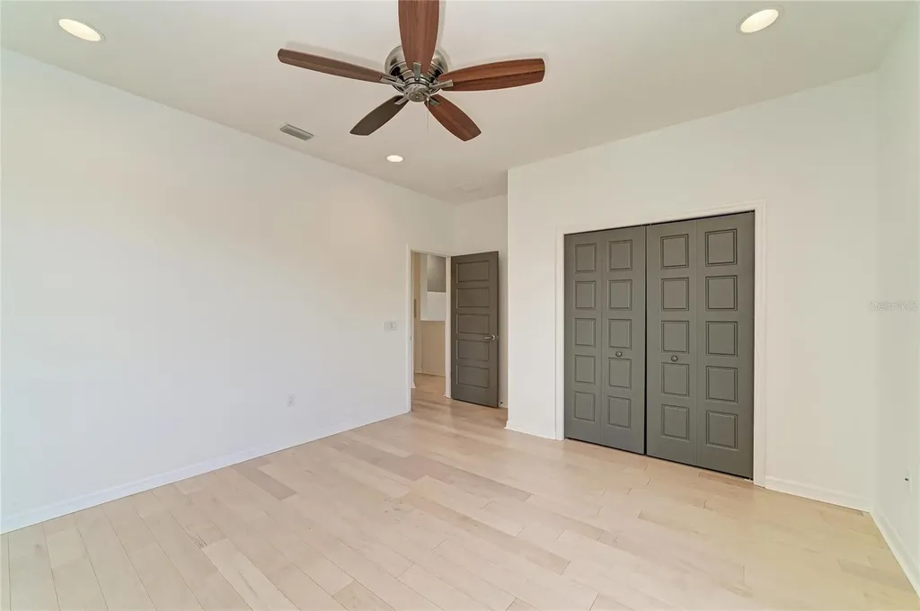 826 Honeyflower Loop Bradenton FL 34212