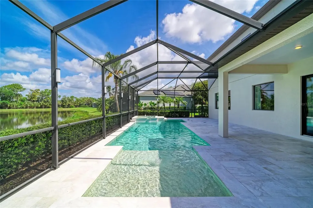 826 Honeyflower Loop Bradenton FL 34212