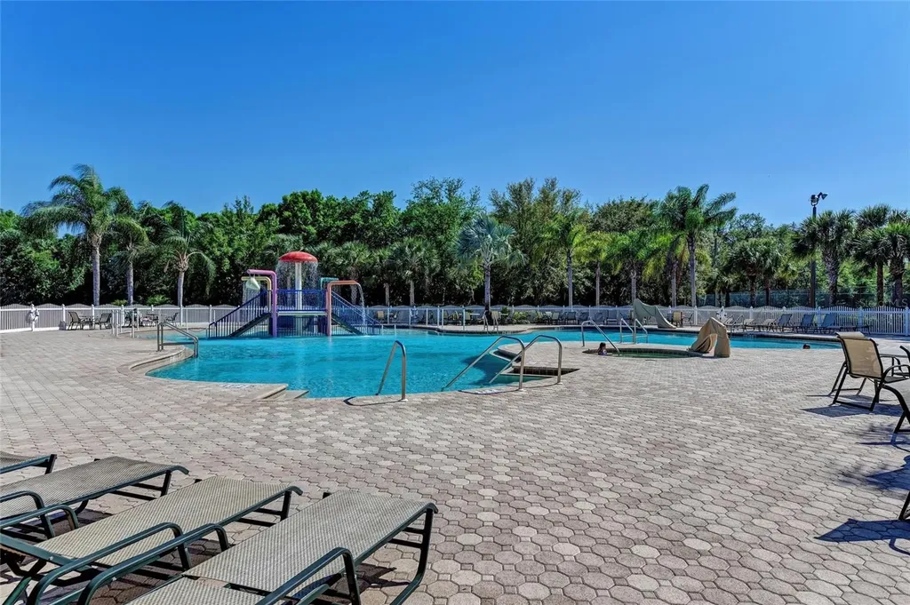 826 Honeyflower Loop Bradenton FL 34212