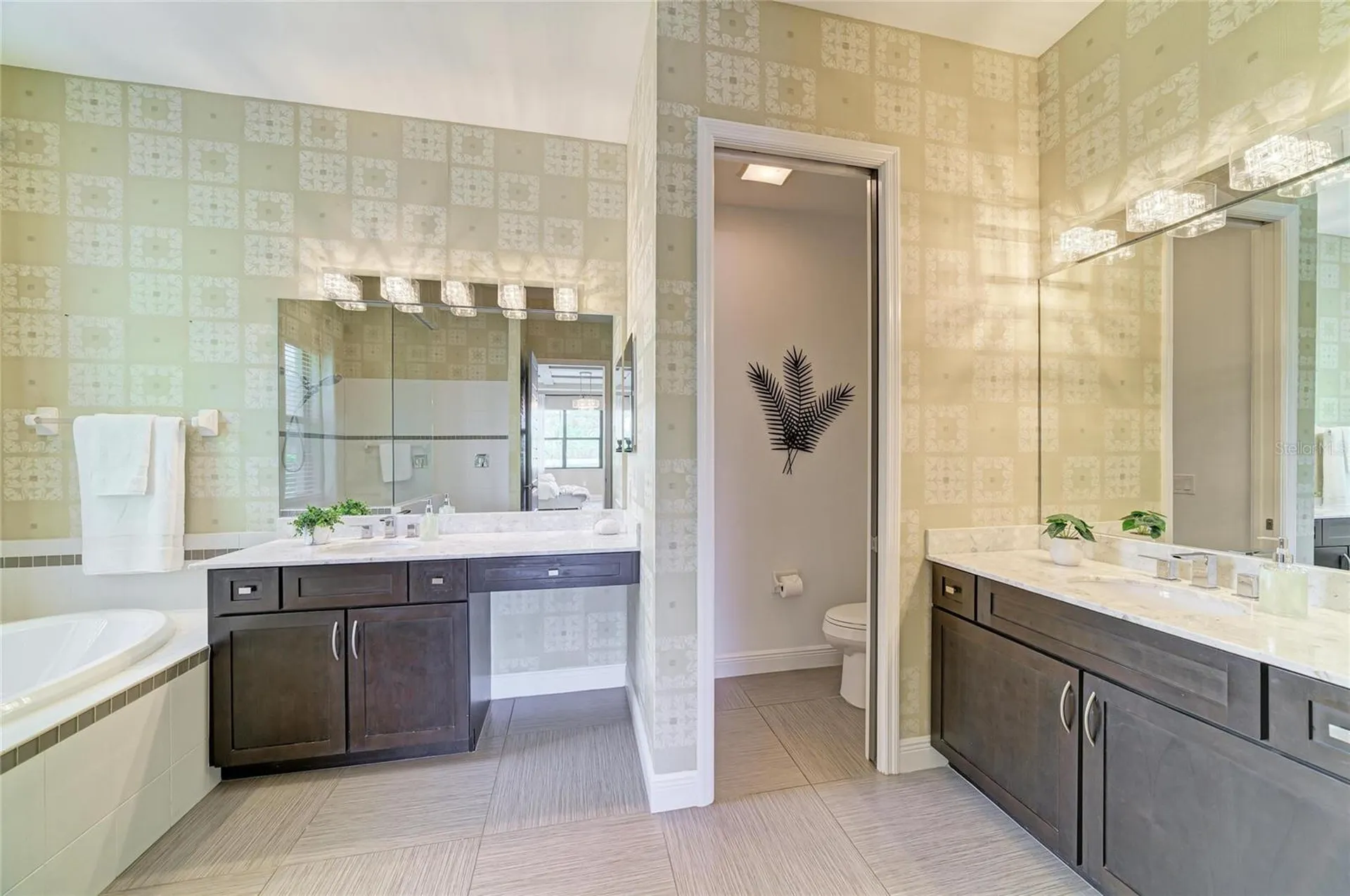 826 Honeyflower Loop Bradenton FL 34212