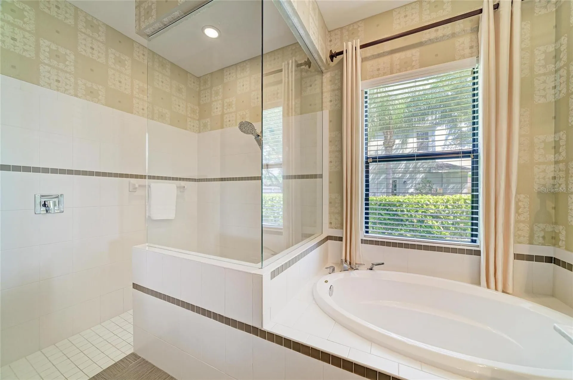 826 Honeyflower Loop Bradenton FL 34212